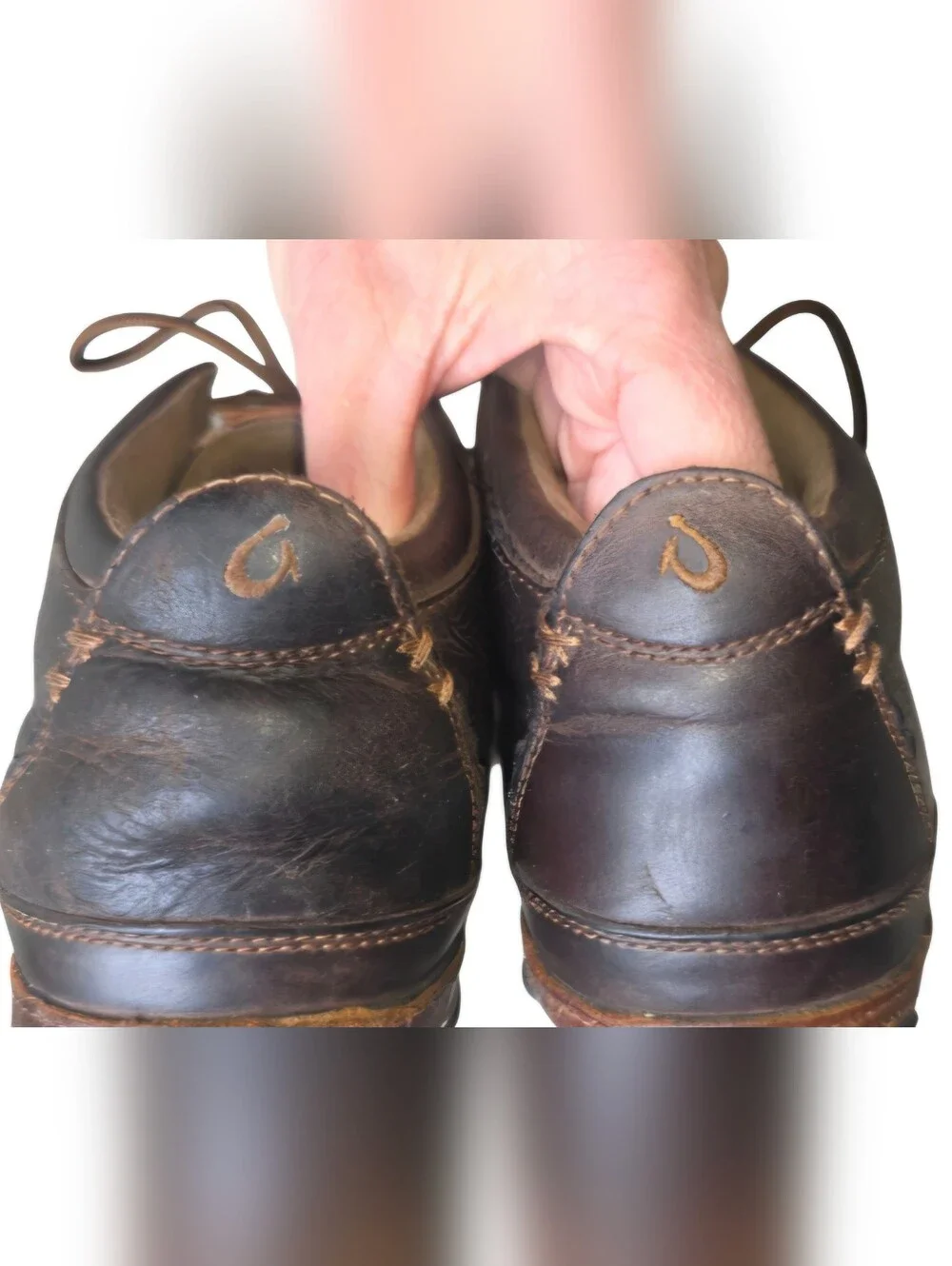 OluKai Kamuela Men's Chukka Boots Shoes dark brown leather. Size 9.